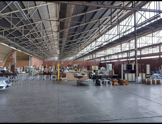 7,000M² WAREHOUSE TO LET IN LONGDALE